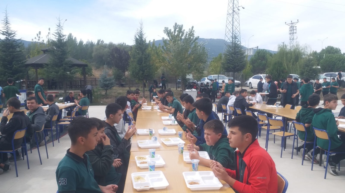 Merhum Gülay BAŞOL Öğretmenimiz için yemek hayrımızı yaptık...